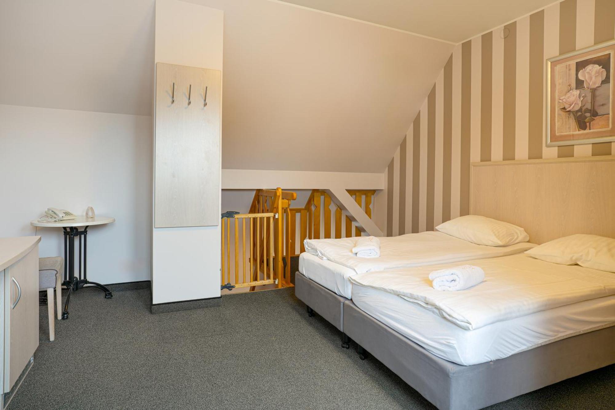 Hotel Amalia Kudowa-Zdrój Extérieur photo